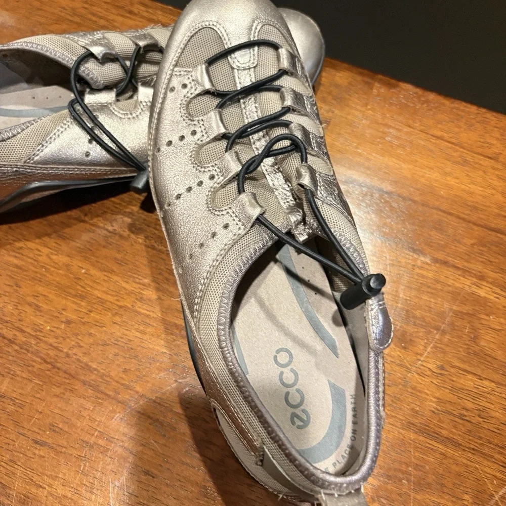 ECCO Vibration II  Women's Bronze Comfort Sneakers Leather Slip-On Size 9  (40) - Picture 10 of 15